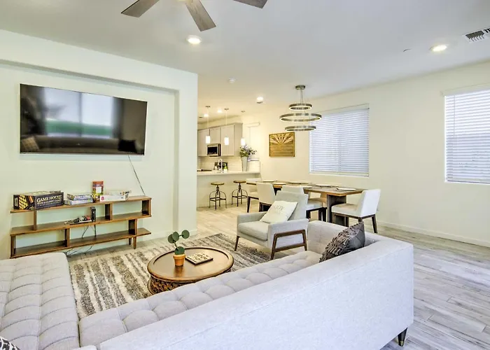 Holiday home 6 Mi To Dtwn Newly Built Townhome *