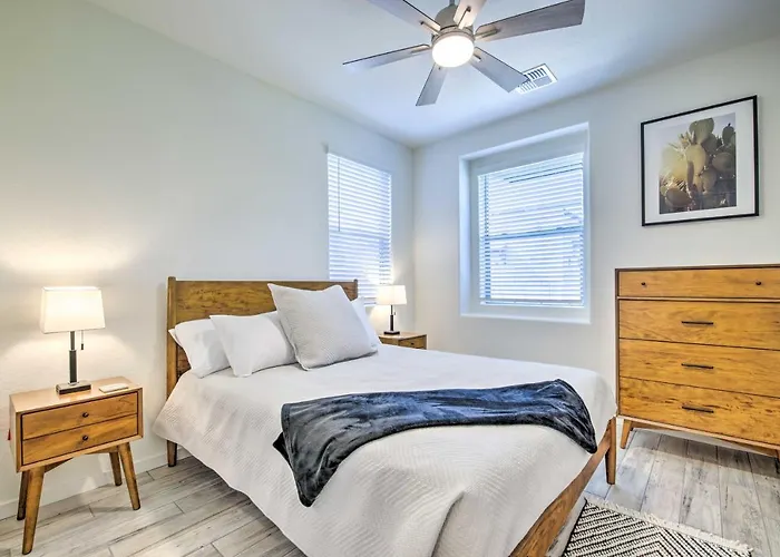 Holiday home 6 Mi To Dtwn Newly Built Townhome