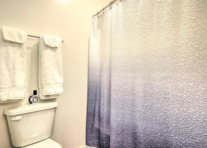 6 Mi To Dtwn Newly Built Townhome Holiday home