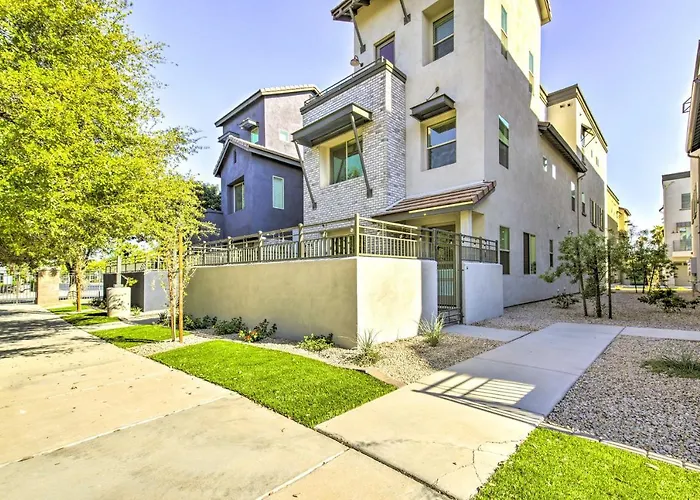 6 Mi To Dtwn Newly Built Townhome Holiday home